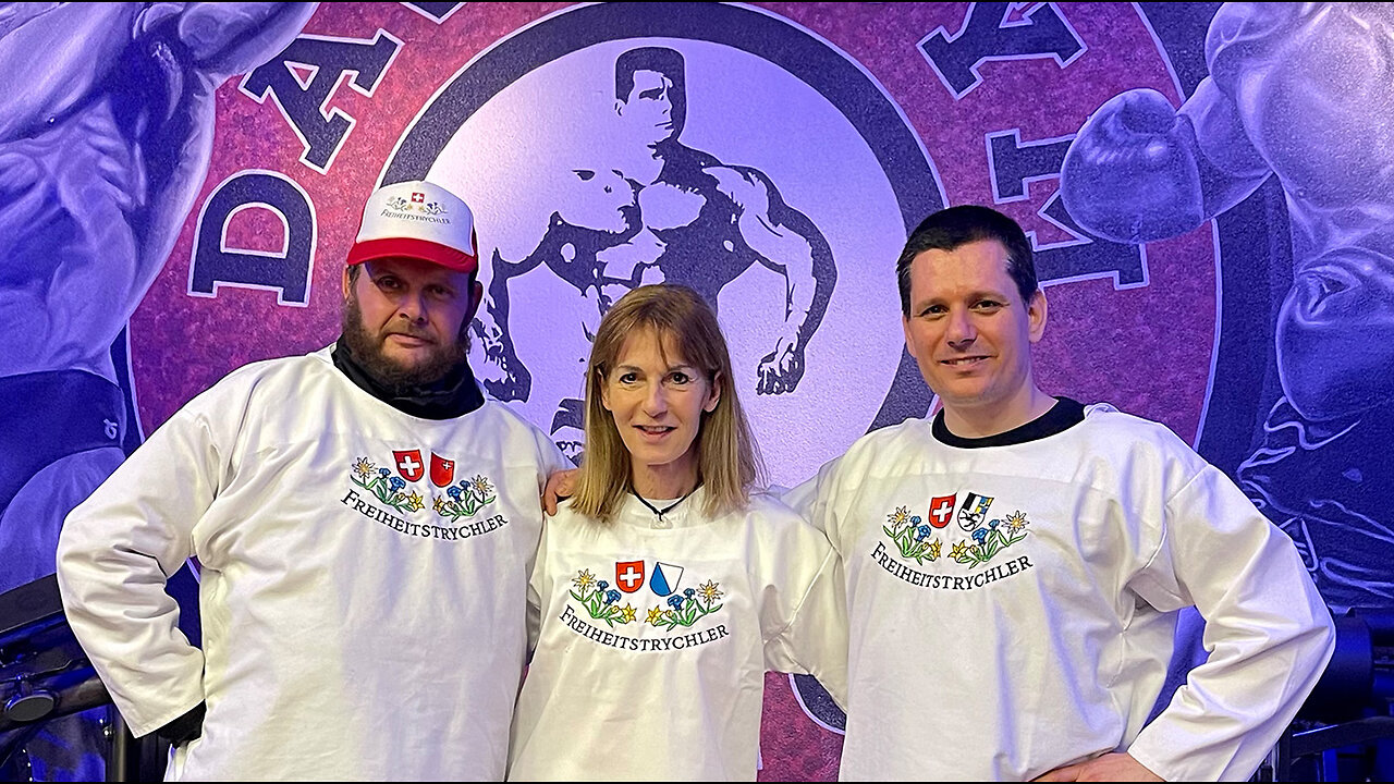 Freiheitskämpferin: Kathi Fleig, Inhaberin vom David Gym ZH-West zusammen mit den Freiheitstrychlern