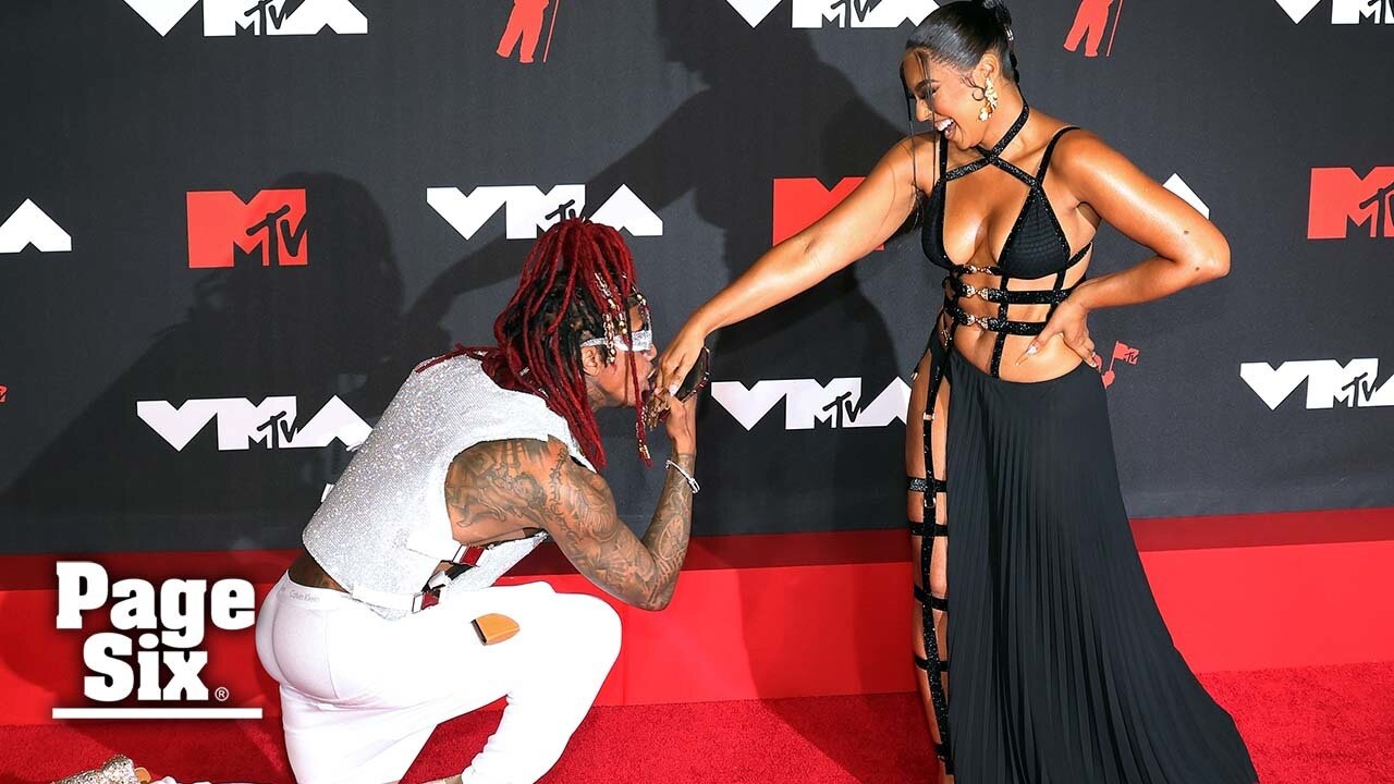 Nick Cannon claims he wasn't the guy who proposed to Ashanti at VMAs 2021