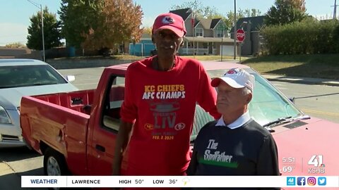 Former Chiefs, Royals grounds crew members reunite