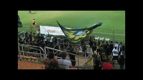 Volta Redonda 0x1 Madureira - Torcida protestando no Raulino de Oliveira