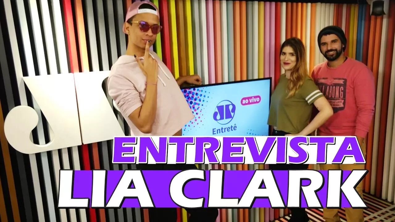 Entrevista com Lia Clark, o mistério de Taylor Swift e Anitta Malandra