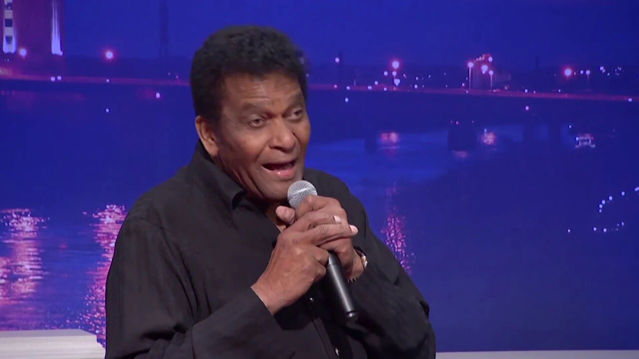 Charley Pride - "Kiss An Angel Good Mornin'" (Live on CabaRay Nashville)