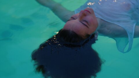 "Todo lo que Flota (Everthing that Floats)" sample clip