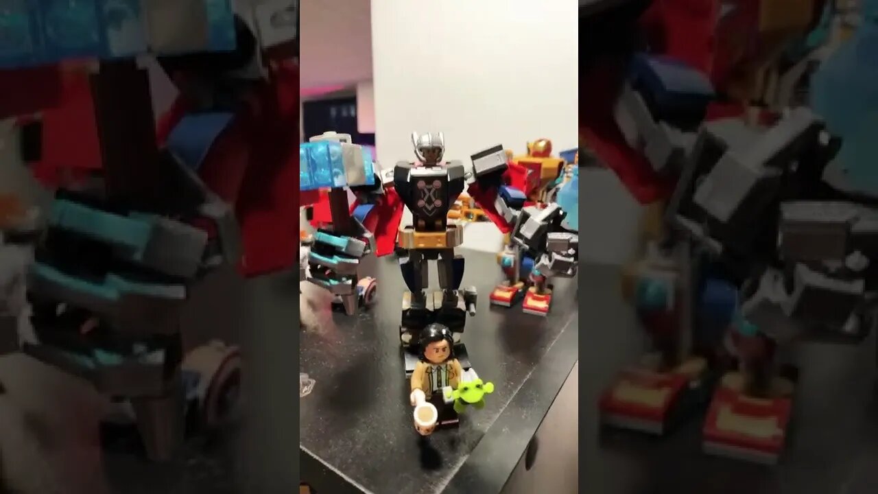 Lego Thor and Loki mini figures