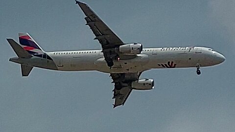 Airbus A321 PT-MXB coming from Guarulhos to Fortaleza
			