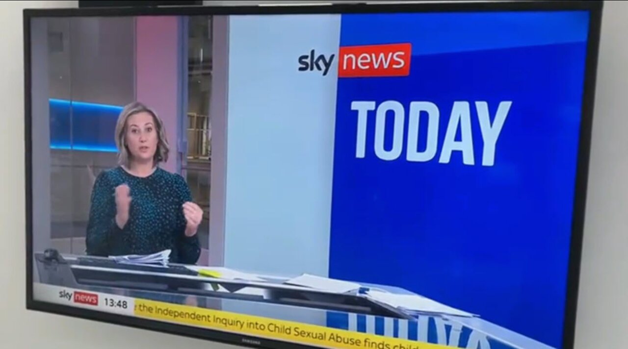 Sky reporter struggles to announce that a new Omicron sub-variant to infect more "vaccinated" people