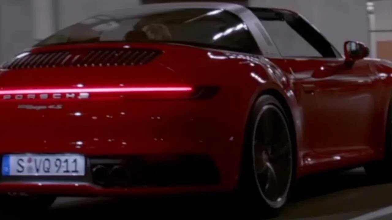 Porsche 911 Targa Premiere 992 generation in English and Deutsch