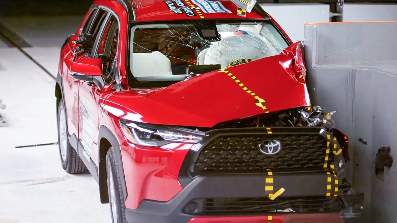 TOYOTA COROLLA CROSS Frontal Crash Test | Top Safety SUV