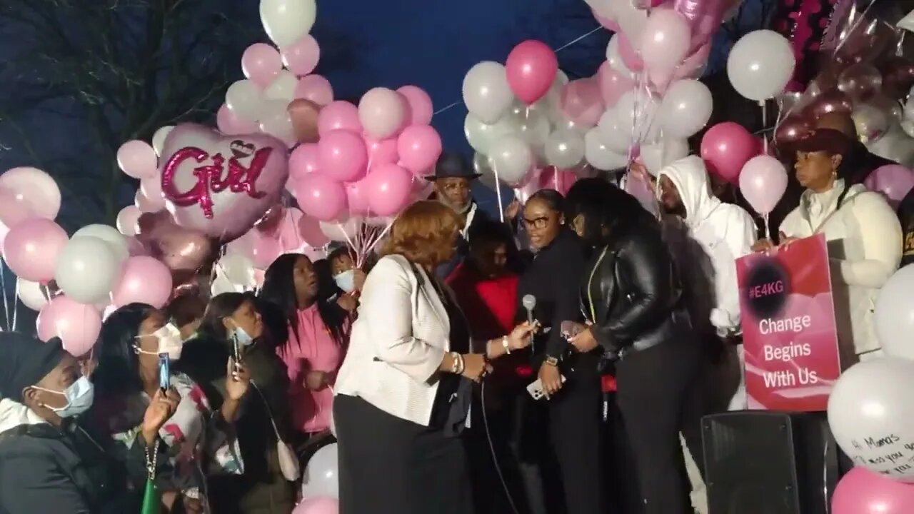 the #kaylagreen Kayla Green Vigil and Balloon Release Infront of Mount Vernon City Hall #mountvernon