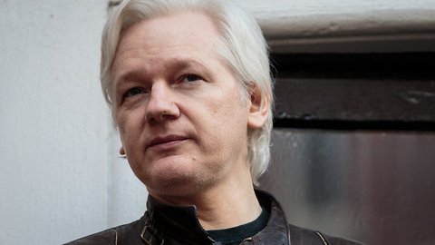 WikiLeaks Says US Senators Want To Interview Julian Assange