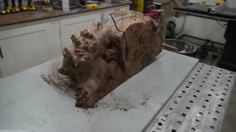 Carving a Rhino From Epoxy Resin & Walnut Burl-3