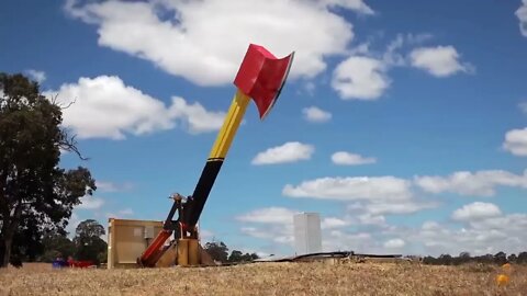 Can Our Giant Axe Chop A Tesla In Half？ 15