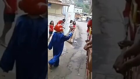 DANÇANDO FOFÃO, O MÁSKARA, BEN10 E PICA-PAU NA CARRETA DA ALEGRIA, LIKE
