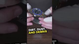 Taking apart a ROLEX Submariner