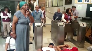 SOUTH AFRICA Cape Town - Reclaim the City activists occupythe Western Cape Provincial Public Works building(Video) (3US)