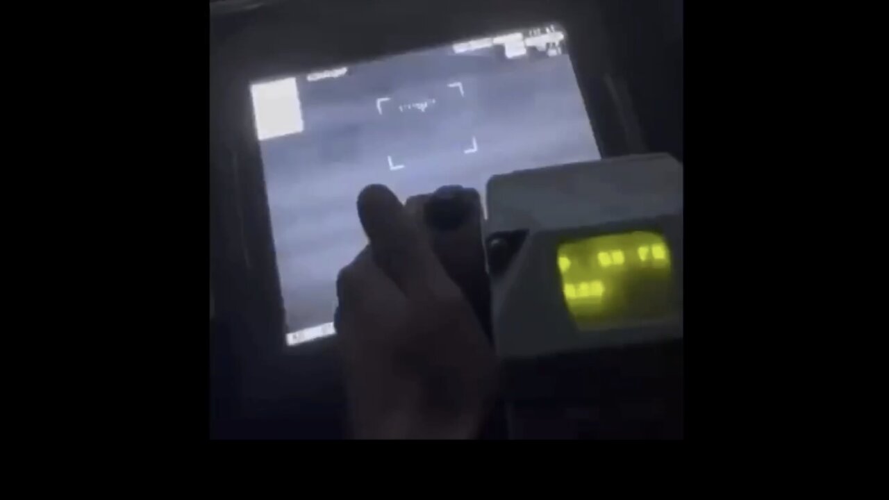 BTR-4 fires at Russian soldiers at point-blank range