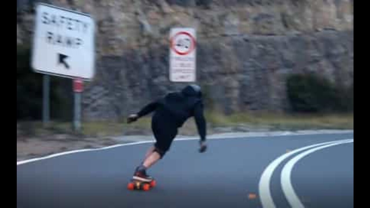 Australia: a tutta birra a bordo di uno skateboard!