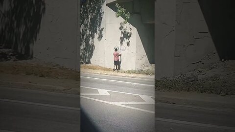 SICK GRAFFITI USING 2 HANDS AT THE SAME TIME 😳 #graffiti #graffitiart #shorts