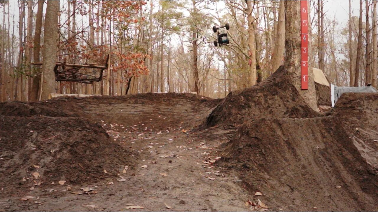 RC Axial Yeti - Big Air Bash On BMX Trails