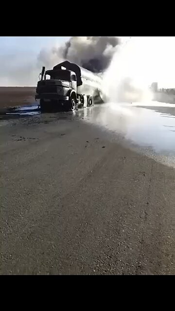 #ISIS blows up #Syrian army convoy in #Syria, killing 5, wounding 5