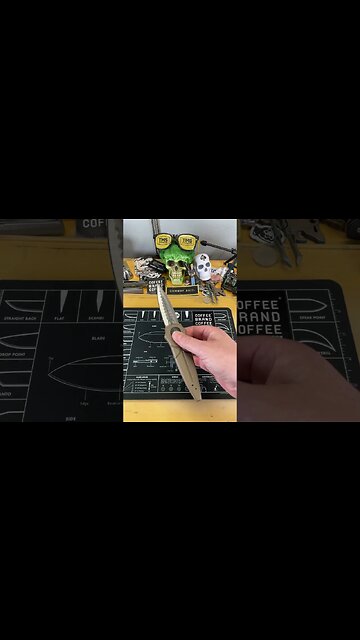 WTF is this #gravityknife #illegalknife