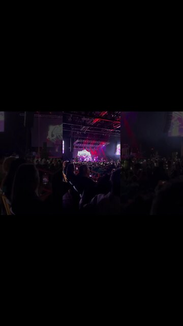 COMMODORES LIVE: ‘EASY’