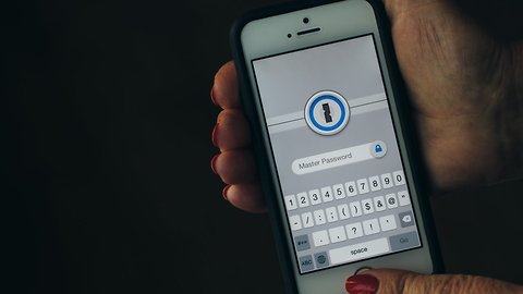 Travelers Might Have To Give Up Phone Passwords At New Zealand Border