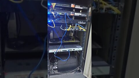 rack para 500 clientes no pequeno provedor de internet