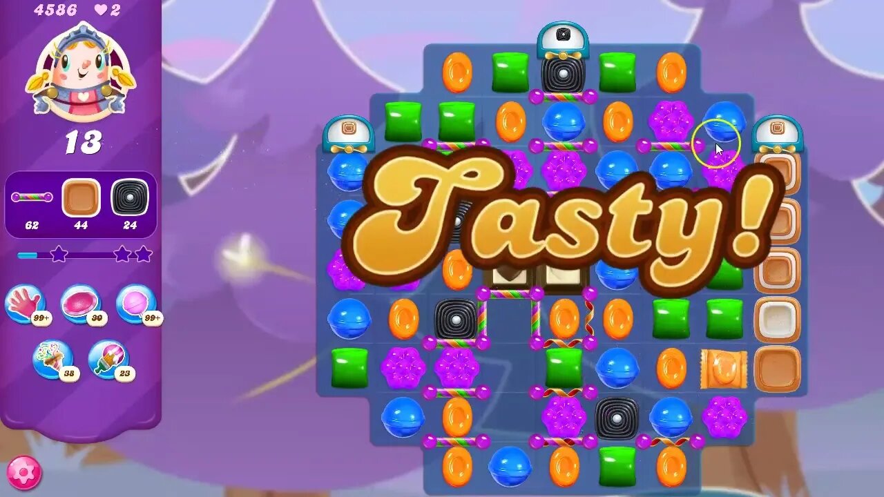 Candy Crush Level 4586 Talkthrough, 17 Moves 0 Boosters