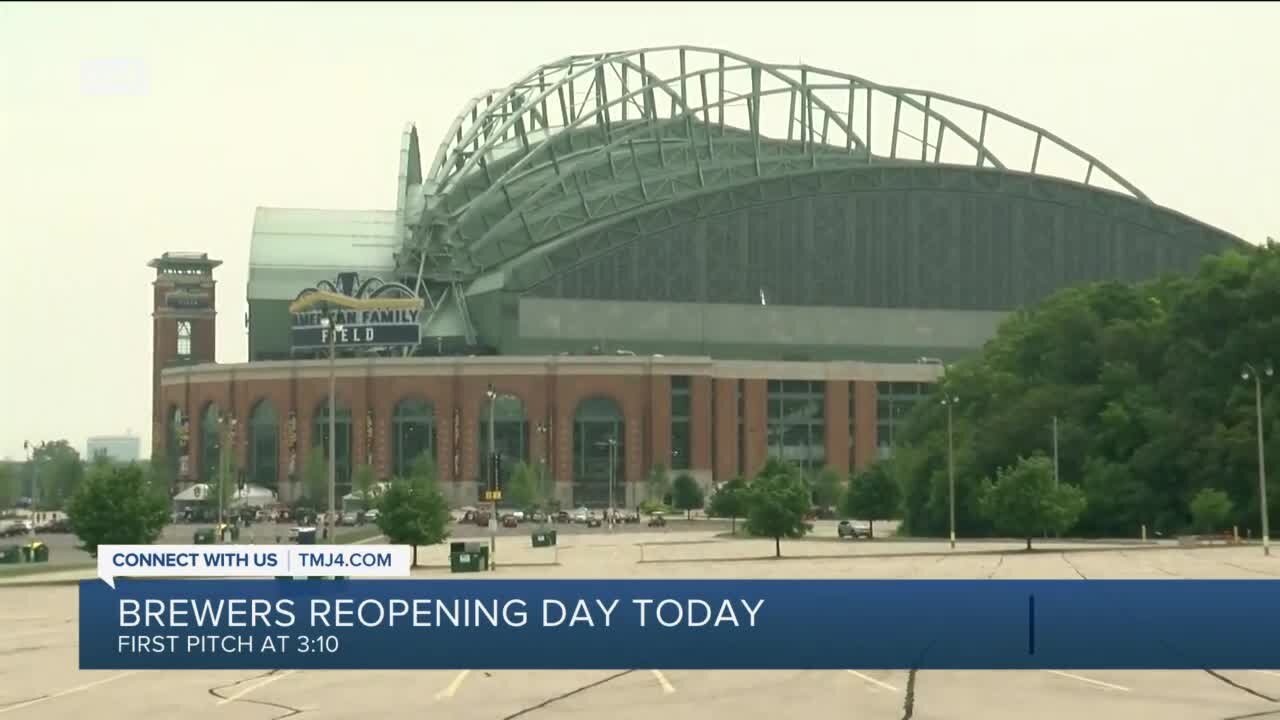 Fans piling in for Brewers opening day