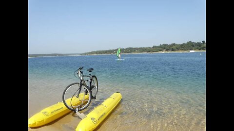 Bike on water | Bicicleta na água #shorts