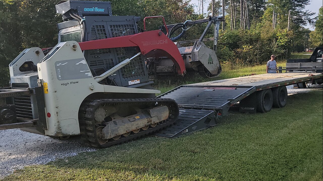 TRACKLOADER DELIVERED TO NEW OWNER