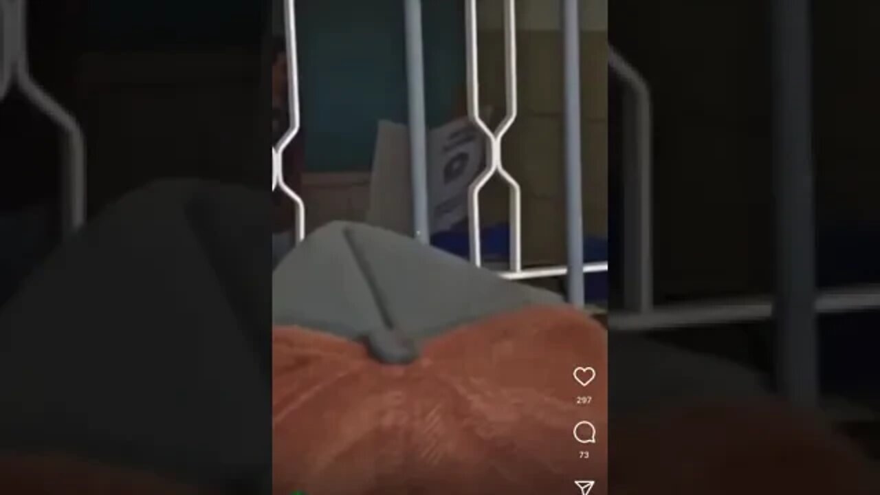 Homem quebra a urna após a urna não aceitar seu voto