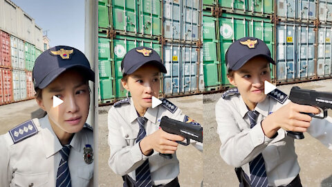 CRAZY POLICE OFFICER - Really Funny Police Officer Trying to Catch Something