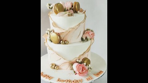 Black beauty in shades of peach 🎂