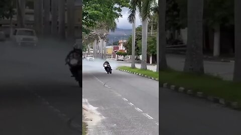 Stunt motor paling gila nih btw Lampu Alis bagus : https://s.id/1nXCh #250cc #supra #shorts