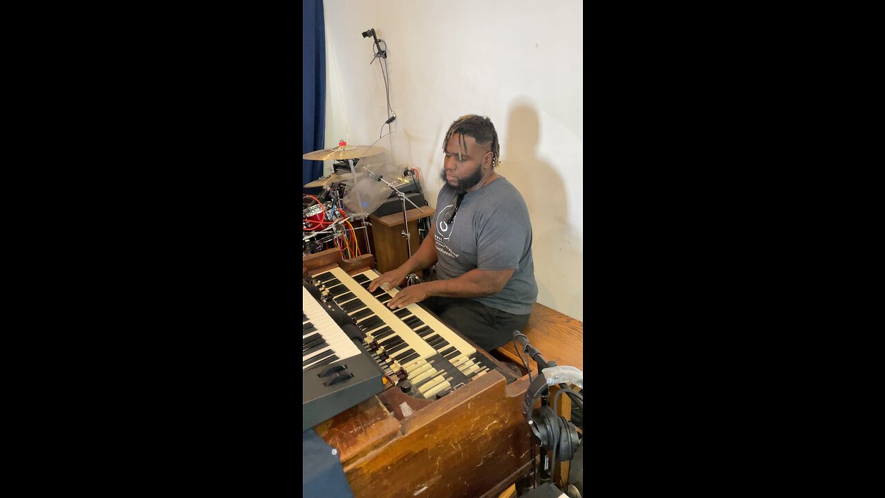 Major Terrell testing out new 122 organ 🎹🎶💪🏾