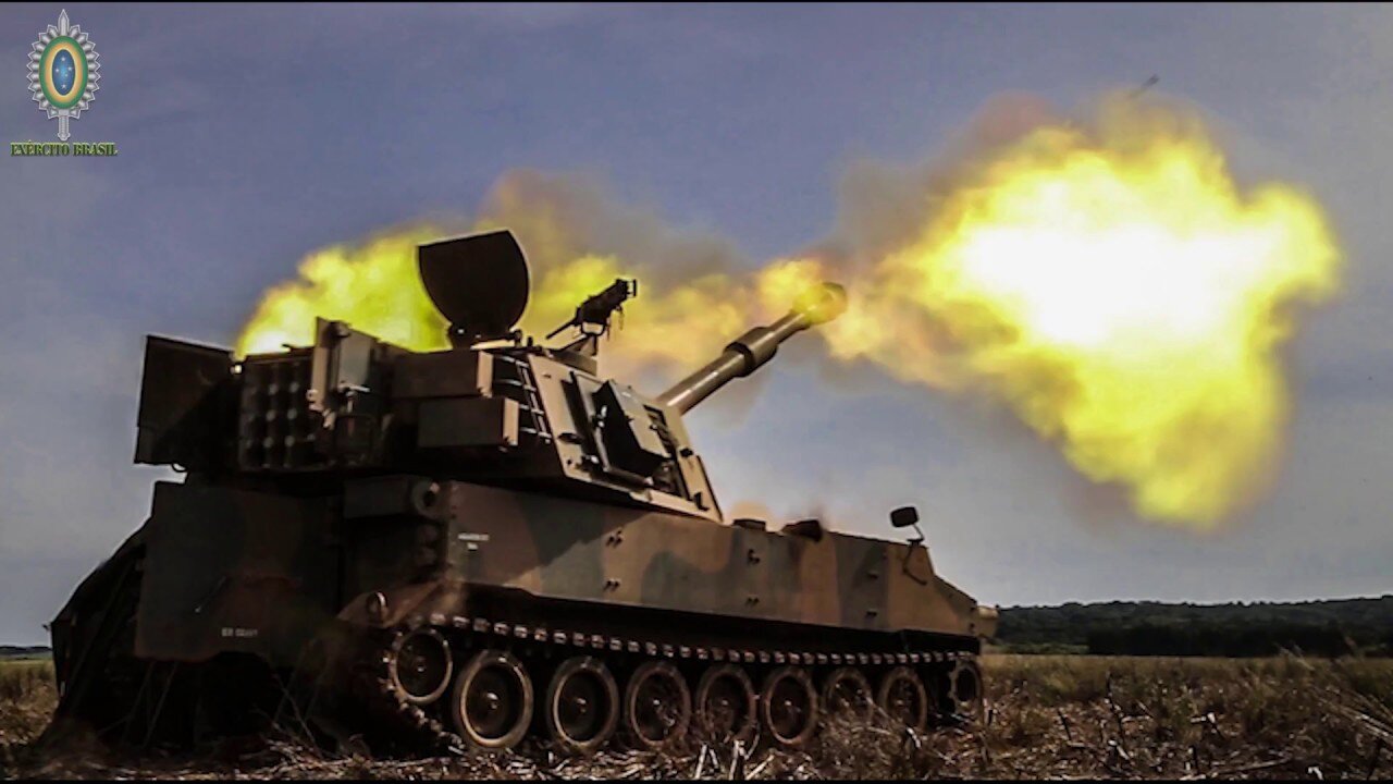 Brazilian Army 🇧🇷 Howitzer Shooting!