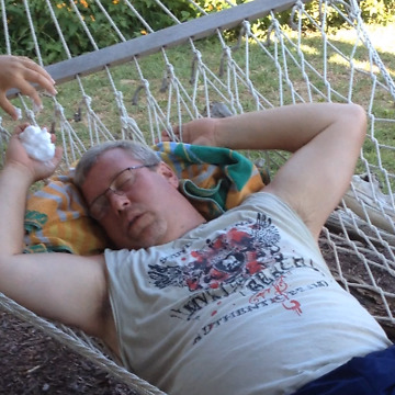 Family Pulls Classic Shaving Cream Prank On Dad