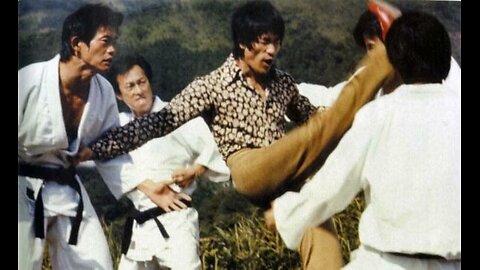 Cross kick Studio Films Bruce Lee Game of Death