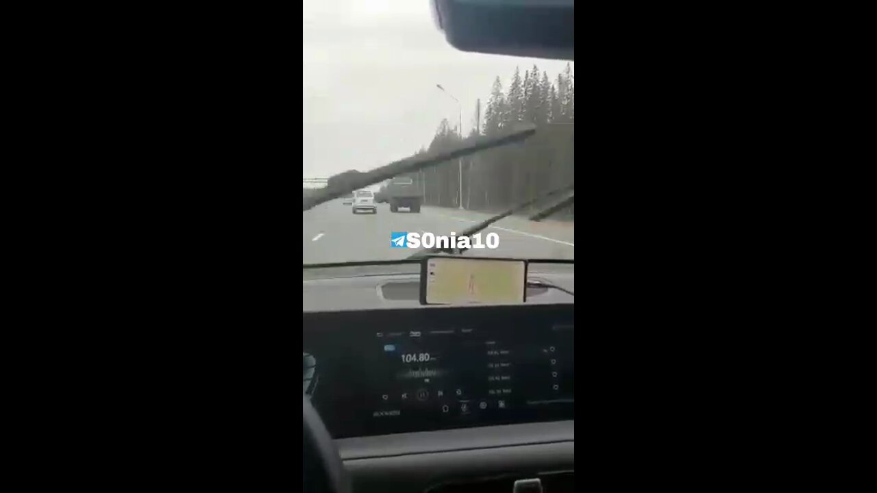 Video allegedly shows Russian Iskander-M tactical missiles moving to the border with Finland