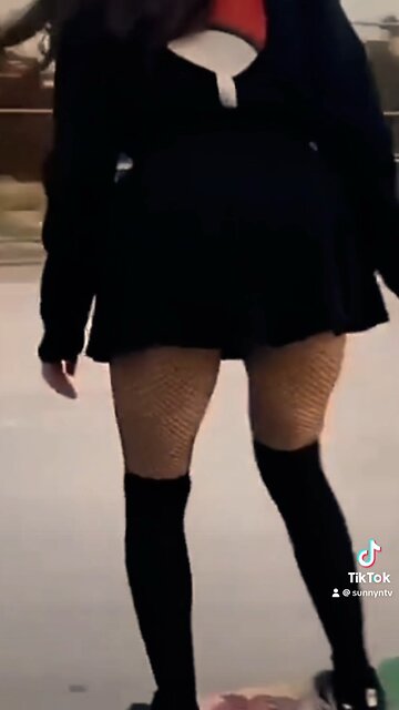 Cool skateboard clip.