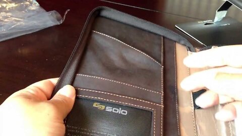 Solo vintage leather zippered padfolio for the iPad Mini