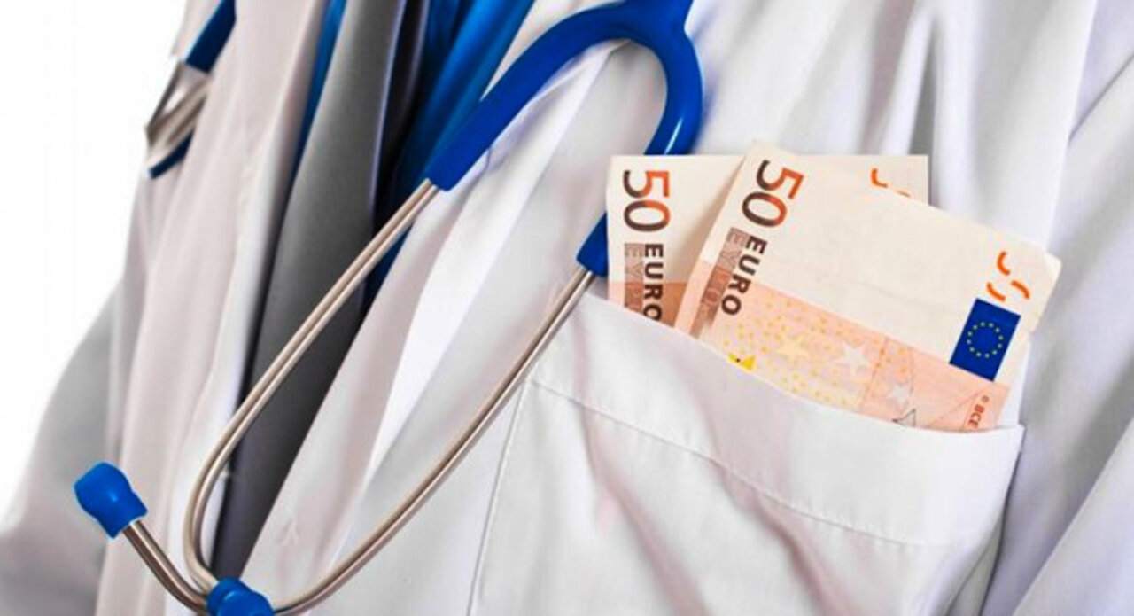 Enfermera de huelva harta de las mentiras sanitarias, medicos corruptos || RESISTANCE ...-