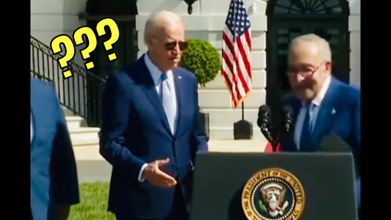 Joe Biden shakes Chuck Schumer's hand, then FORGETS and reaches out his hand to SHAKE AGAIN!🤦♂️
