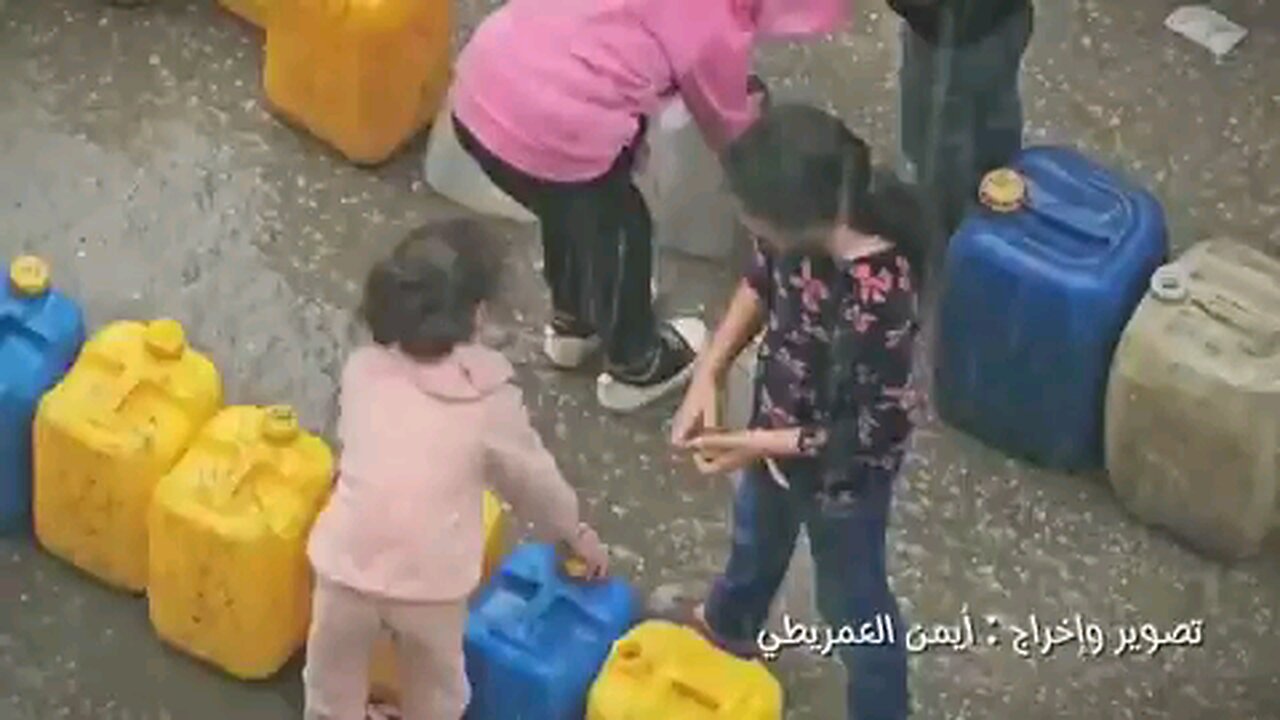 Gaza journalist Ayman Al-Omrati describes children's frozen limbs while fetching drinking water.⏬Dsp