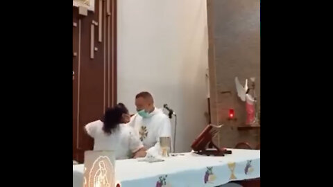 El sacerdote murió, en plena Misa - México