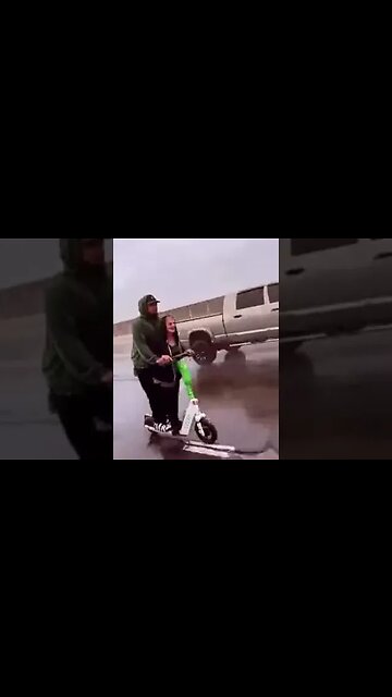 Its Just A Crack Head & Meth Head👀On A Scooter🛴Trying🤔To Get Off The Freeway🤣At Washington Street🤪🍺😎