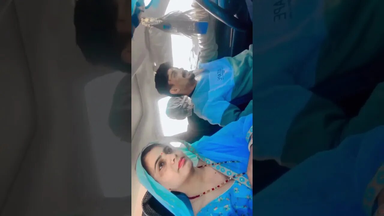 khe rahi hai mujko #meenurajasthanki #trendingshorts #bollywoodsongs #comedyvideo