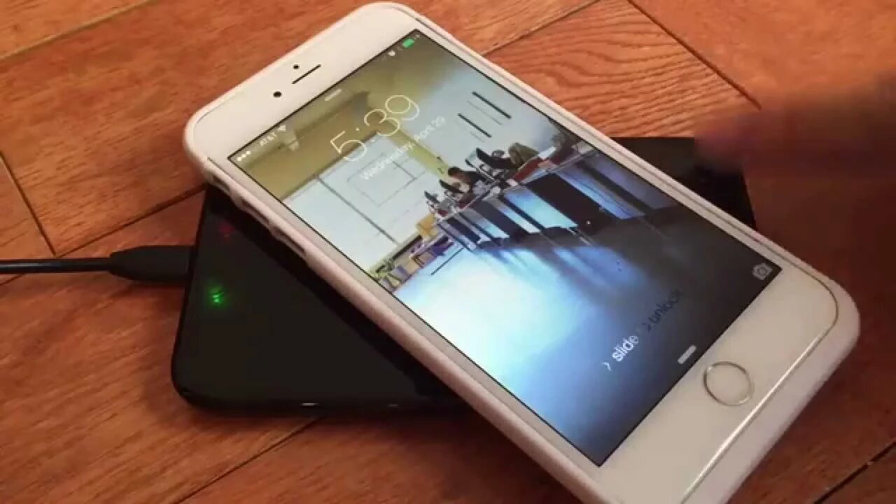 A Qi wireless charging case for the iPhone 6 Plus